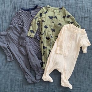 Set of 4 zip up sleepers